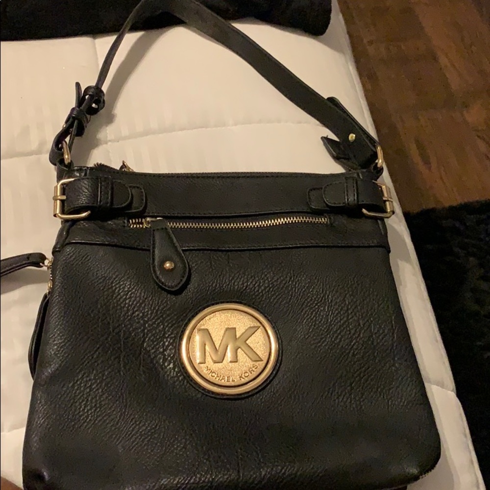 Michael Kors black short strapped purse